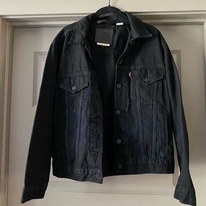 Black Levi’s Denim Jacket